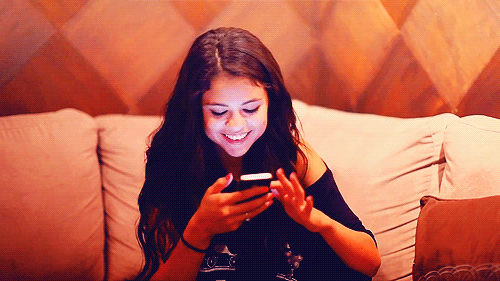 Selena Gomez having an Excellent App Experience